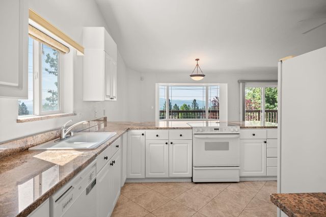 5428 N Girard Ln, Spokane, WA 99212