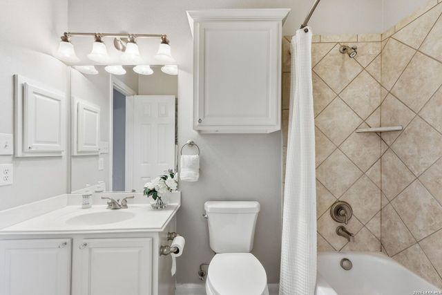 831 Queens Oak, San Antonio, TX 78258