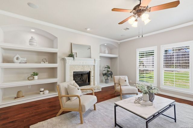 831 Queens Oak, San Antonio, TX 78258