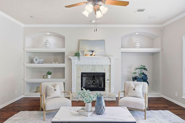 831 Queens Oak, San Antonio, TX 78258