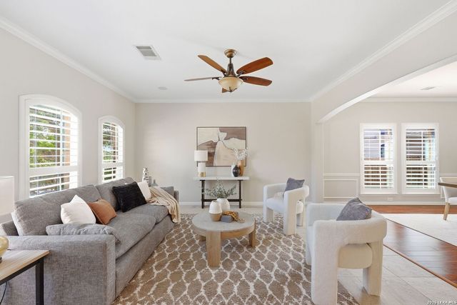 831 Queens Oak, San Antonio, TX 78258