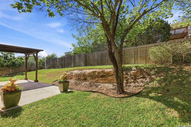 831 Queens Oak, San Antonio, TX 78258