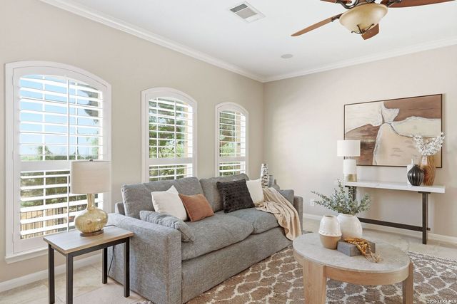 831 Queens Oak, San Antonio, TX 78258