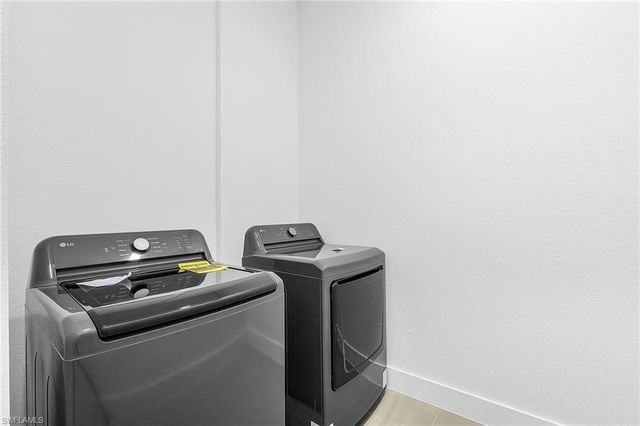 316 10th ST, Cape Coral, FL 33993