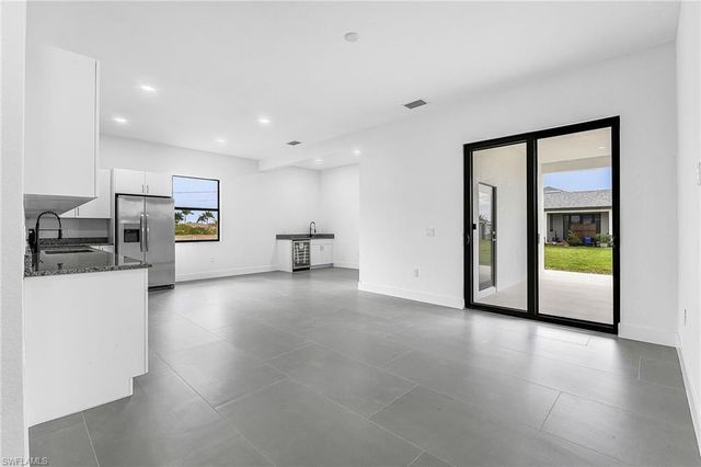 316 10th ST, Cape Coral, FL 33993