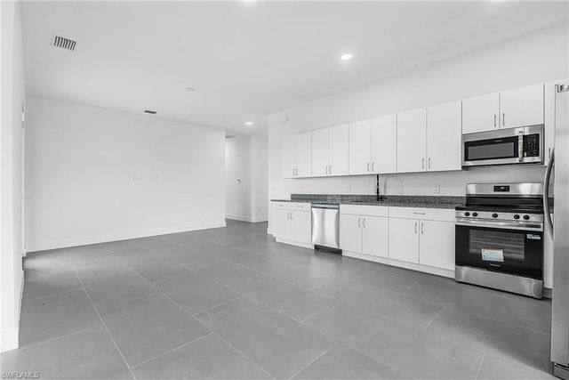 316 10th ST, Cape Coral, FL 33993