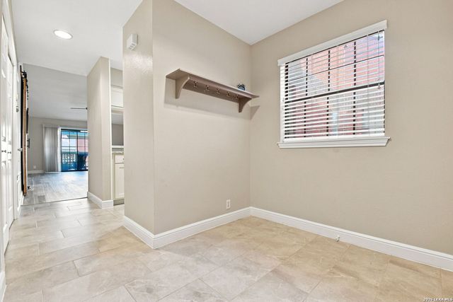 7930 Roanoke Run Apt 1106, San Antonio, TX 78240