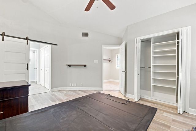 7930 Roanoke Run Apt 1106, San Antonio, TX 78240