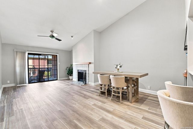 7930 Roanoke Run Apt 1106, San Antonio, TX 78240