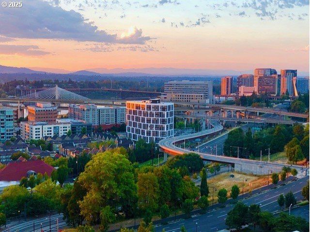 111 Sw HARRISON St 19A, Portland, OR 97201