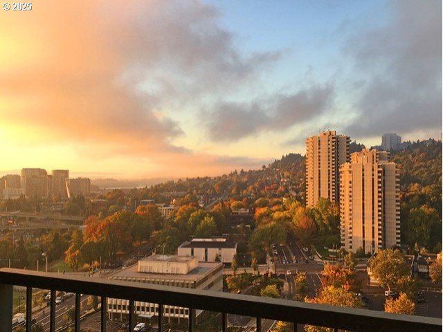 111 Sw HARRISON St 19A, Portland, OR 97201