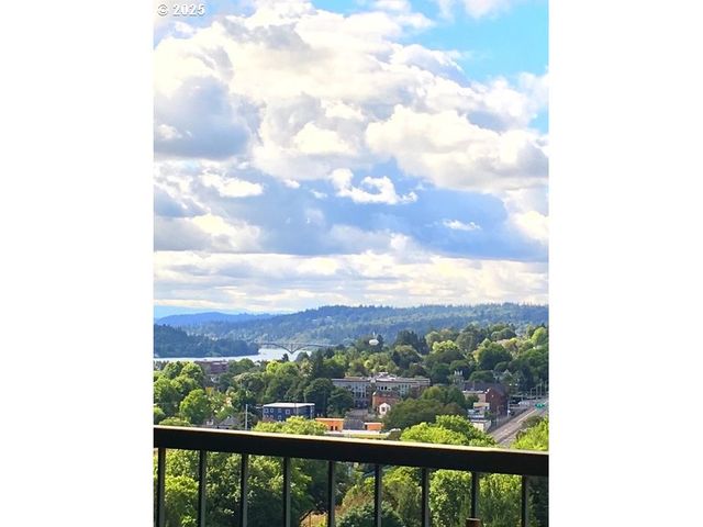 111 Sw HARRISON St 19A, Portland, OR 97201