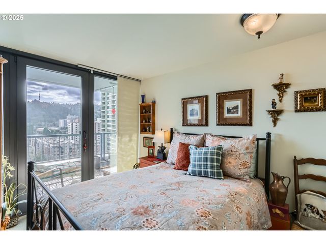 111 Sw HARRISON St 19A, Portland, OR 97201