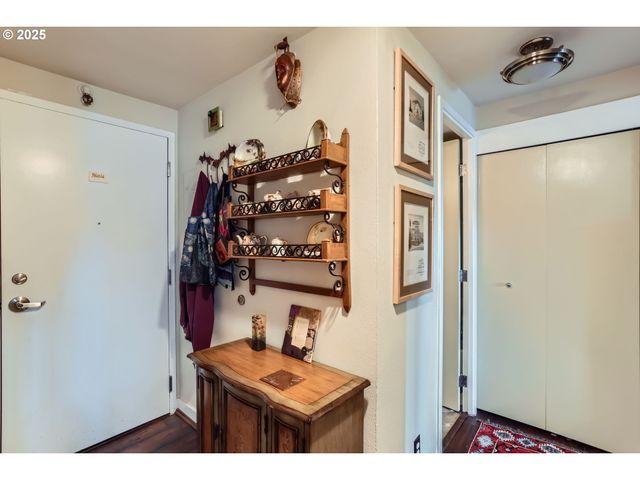 111 Sw HARRISON St 19A, Portland, OR 97201