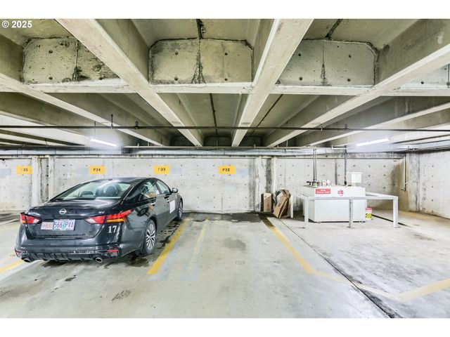 111 Sw HARRISON St 19A, Portland, OR 97201