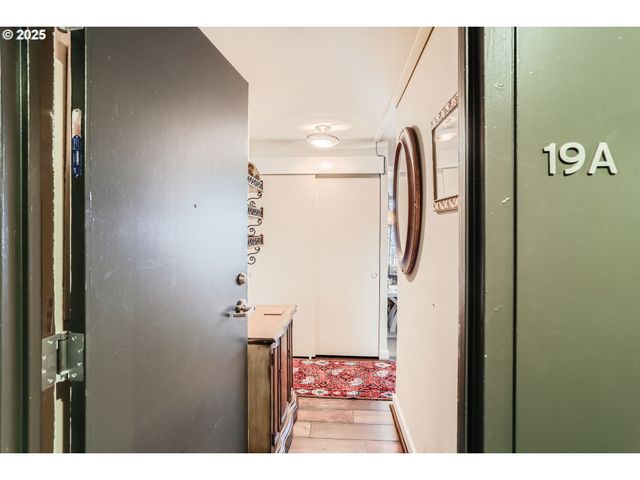 111 Sw HARRISON St 19A, Portland, OR 97201