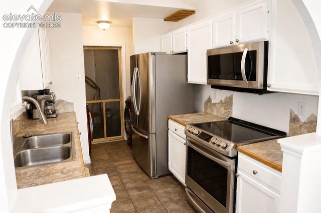 2230 Ambleside Drive, Colorado Springs, CO 80915