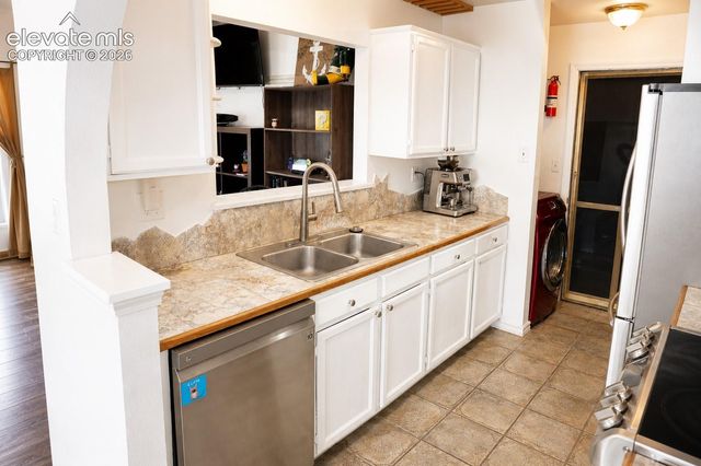 2230 Ambleside Drive, Colorado Springs, CO 80915