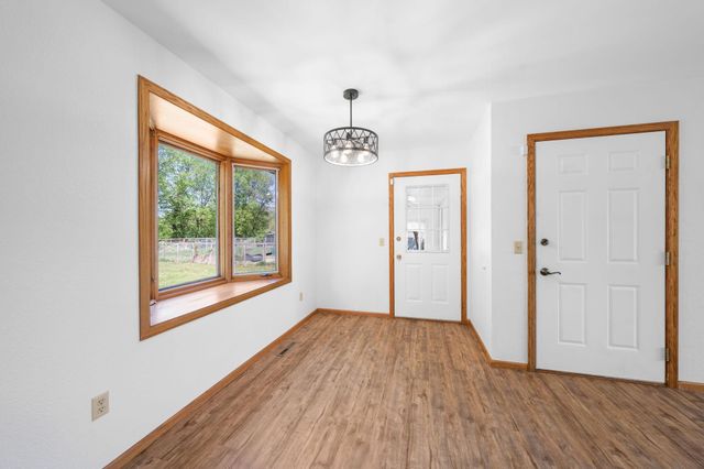 39094 Riverside Court, North Branch, MN 55056