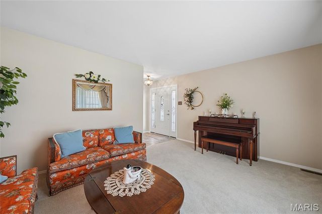 5776 Karamar Drive, Unincorporated, MO 63128