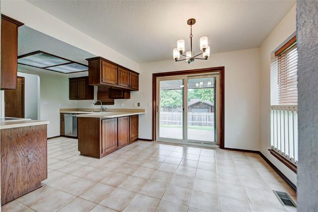 2115 Teresa Drive, Norman, OK 73071
