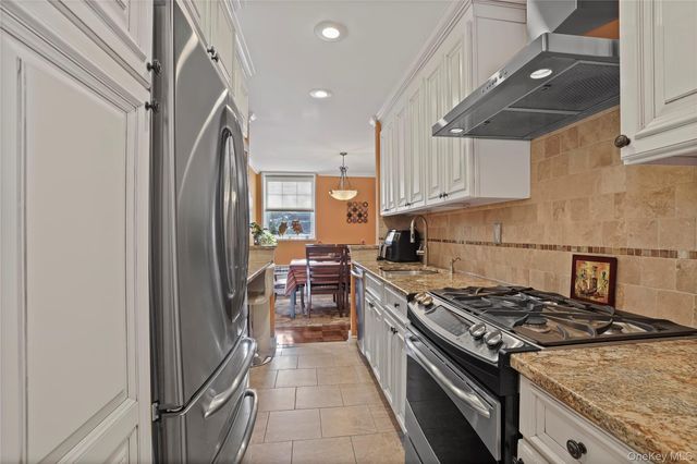 84-39 153 AVE LK, Howard Beach, NY 11414