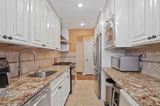 84-39 153 AVE LK, Howard Beach, NY 11414