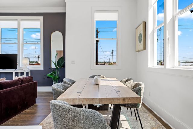 203 Carroll Street, Fort Worth, TX 76107