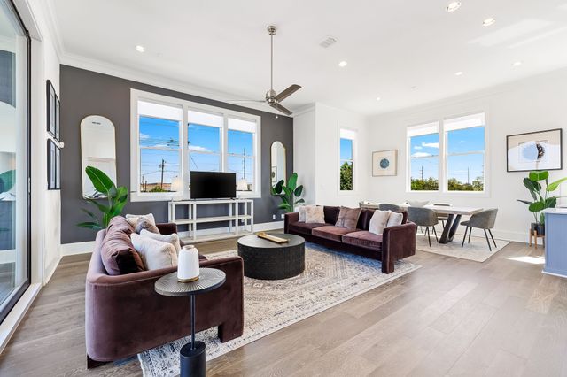 203 Carroll Street, Fort Worth, TX 76107