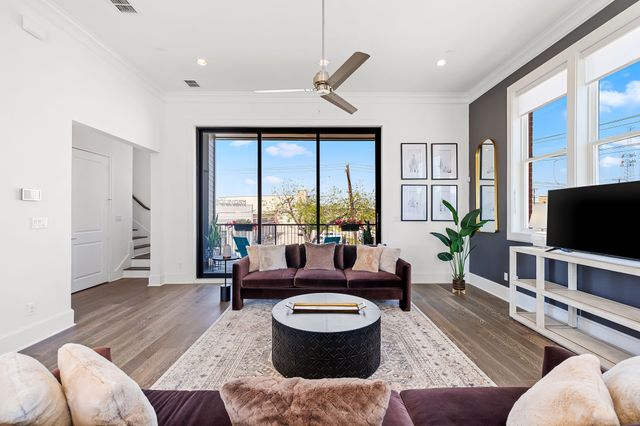 203 Carroll Street, Fort Worth, TX 76107