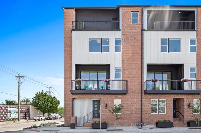 203 Carroll Street, Fort Worth, TX 76107