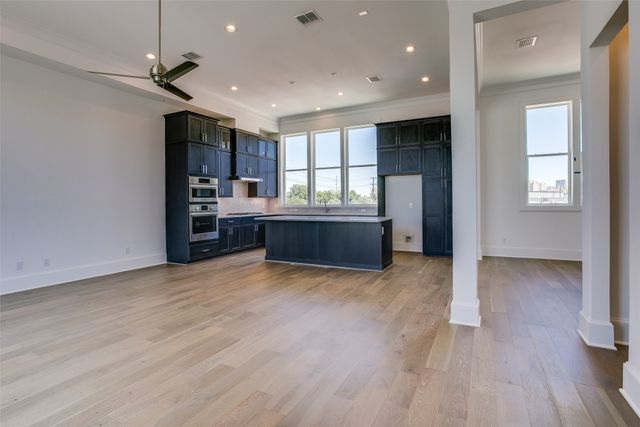 203 Carroll Street, Fort Worth, TX 76107