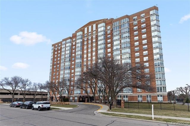 250 E Harbortown Dr. #206 Crescent, Detroit, MI 48207