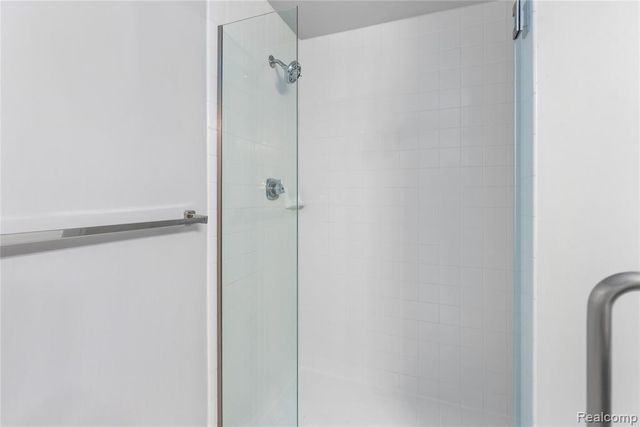 250 E Harbortown Dr. #206 Crescent, Detroit, MI 48207