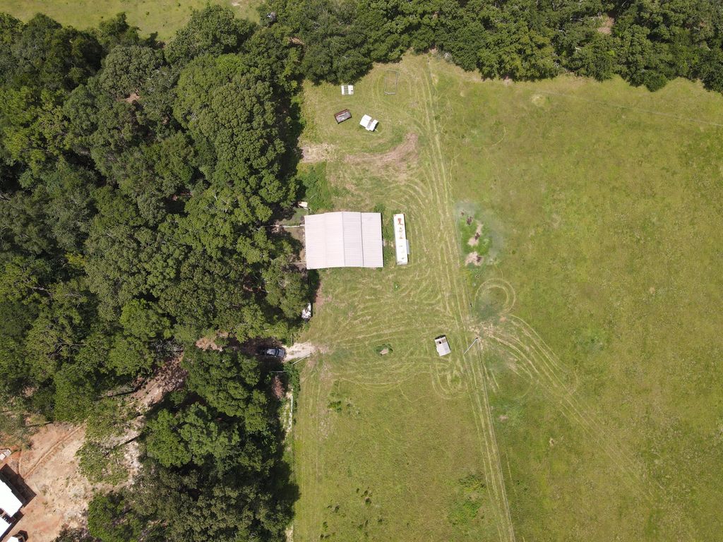 Image 12 of property listing at 3928 E Co Highway 181, Westville, FL 32464
