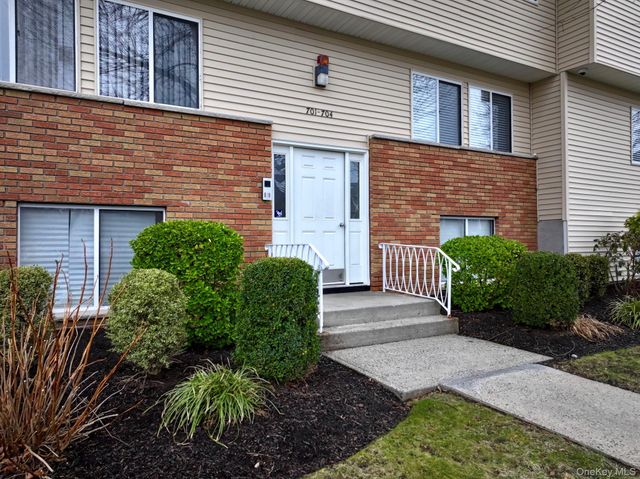 25 College Avenue 701, Nanuet, NY 10954