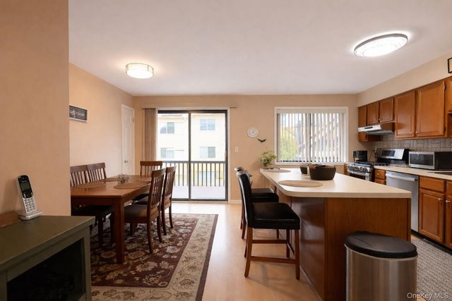 25 College Avenue 701, Nanuet, NY 10954