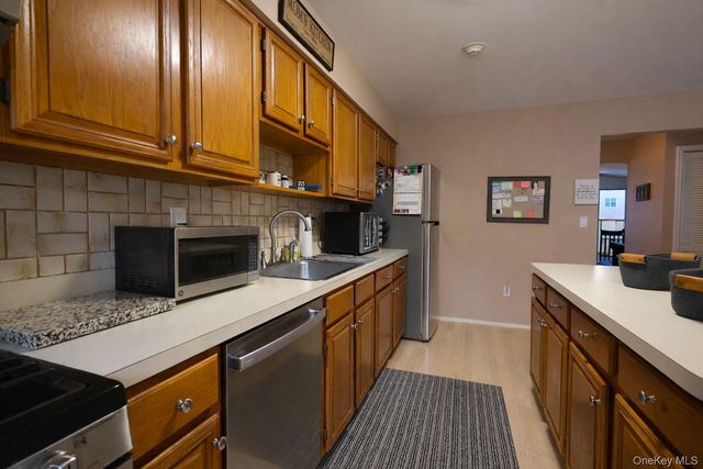 25 College Avenue 701, Nanuet, NY 10954