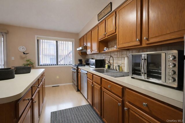 25 College Avenue 701, Nanuet, NY 10954