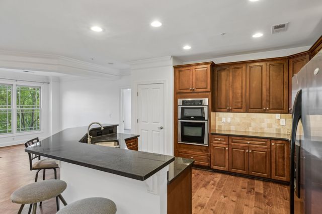 3102 W End Cir Apt 303, Nashville, TN 37203