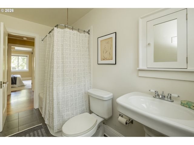 1411 Se 30TH Ave 4, Portland, OR 97214