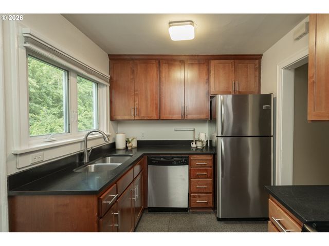 1411 Se 30TH Ave 4, Portland, OR 97214