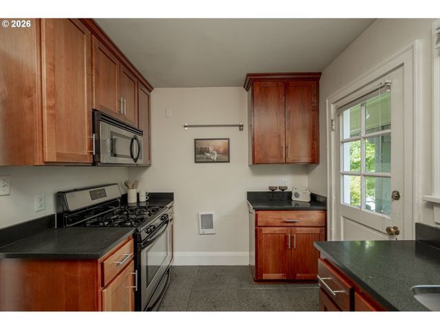 1411 Se 30TH Ave 4, Portland, OR 97214