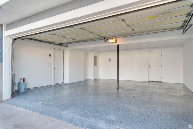 3329 W SUNNYBROOK DR, West Valley City, UT 84119