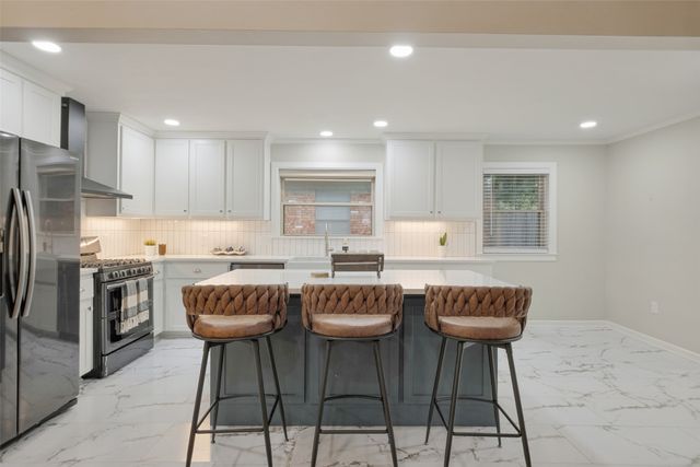 11055 Milhof Drive, Dallas, TX 75228