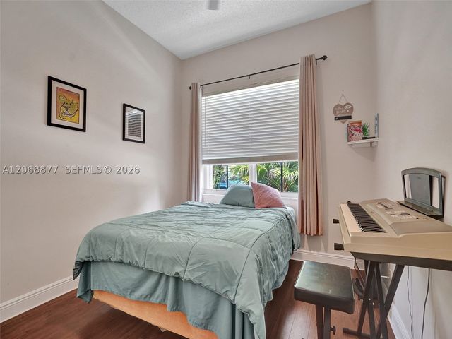 938 Bluewood Ter, Weston, FL 33327