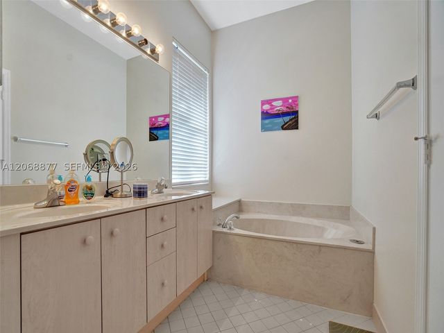 938 Bluewood Ter, Weston, FL 33327