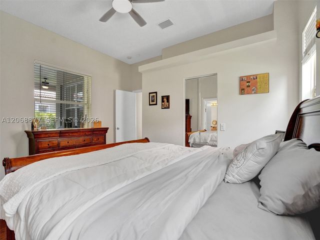 938 Bluewood Ter, Weston, FL 33327