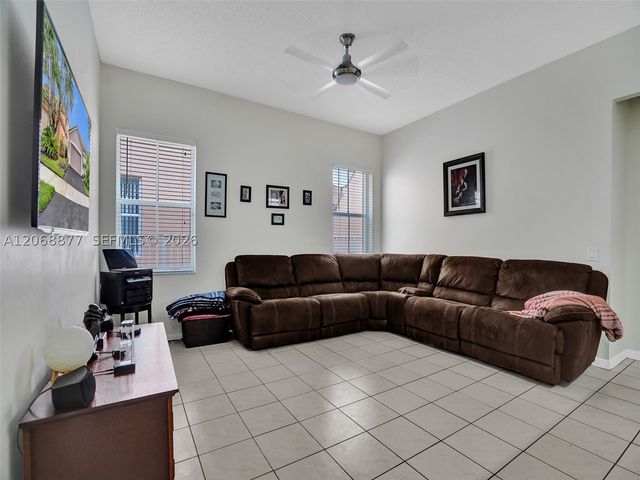 938 Bluewood Ter, Weston, FL 33327