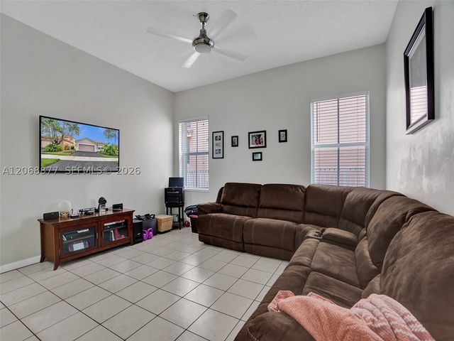 938 Bluewood Ter, Weston, FL 33327
